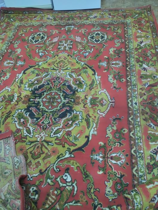 Продам ковер на пол