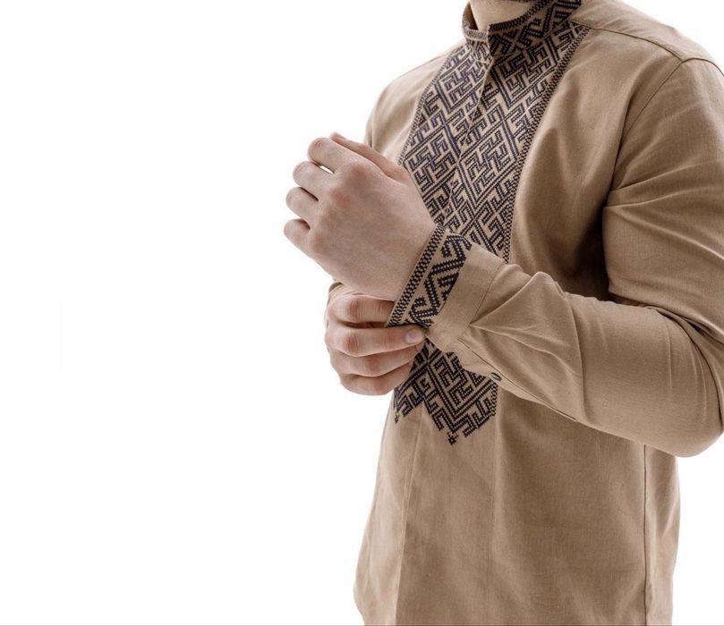 Вишиванка Svarga коричнева з чорним орнаментом 39