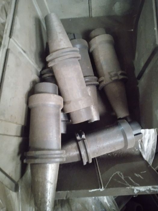 Vários cones para venda
