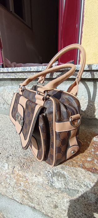 Mala praticamente nova.