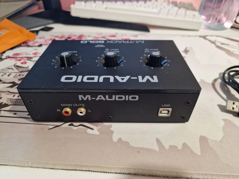 Guitarra Fender Sonic Stratocaster + Interface de áudio + Acessórios