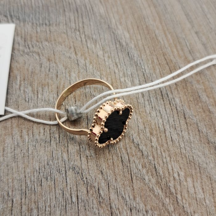 Золотое кольцо золота обручка Клевер золото 585