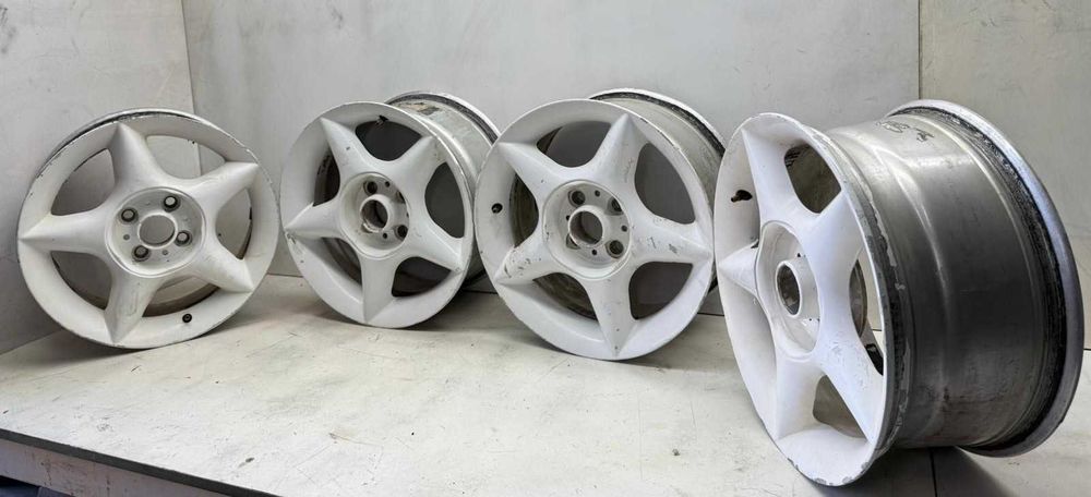 Jantes Toyota Corolla R15  4X100/ET 37 7JX15H2