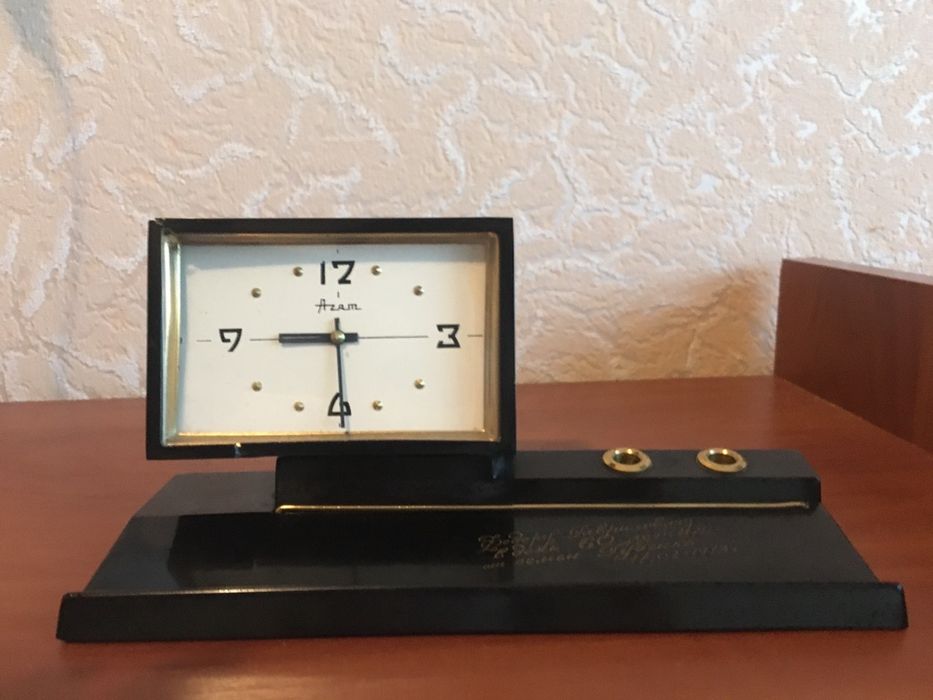 Продам часы механические СССР