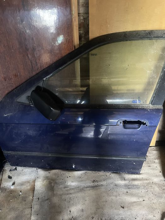 BMW e36 двері синій колір