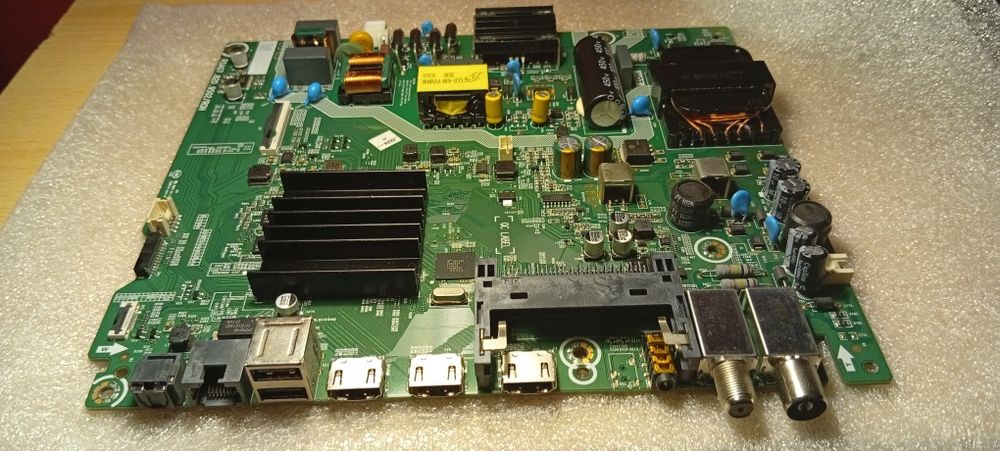 Placa Principal (Main Board) / Fonte Integrada TV Hisense