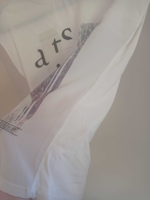 Biała bluzeczka M.(czytać wymiary)