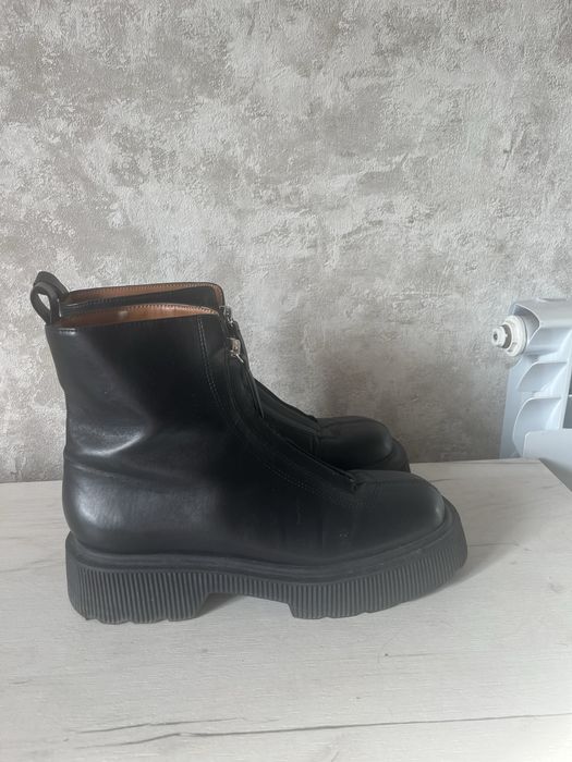 Продам чоботи