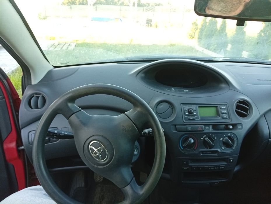 Toyota Yaris 1.0 benzyna