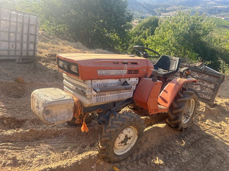 Kubota b 1200 pequeno