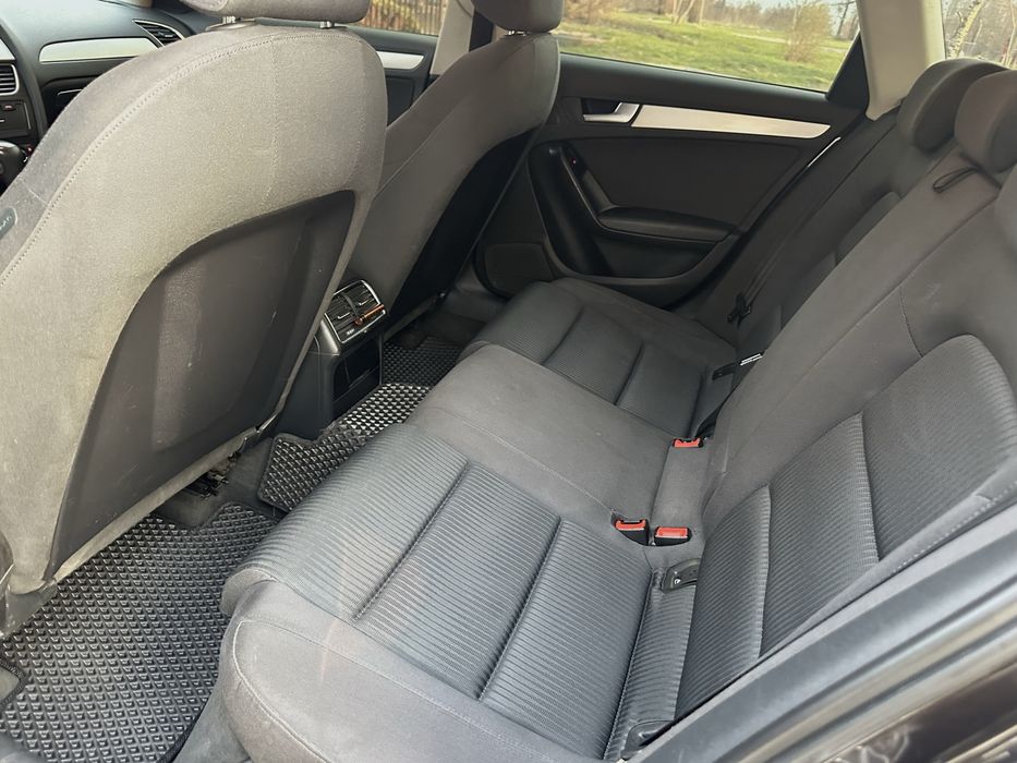 AUDI A4 b8 2.0 дизель  2011 р.