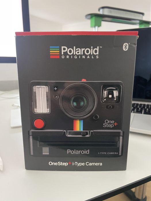 Polaroid one step + i-type camera