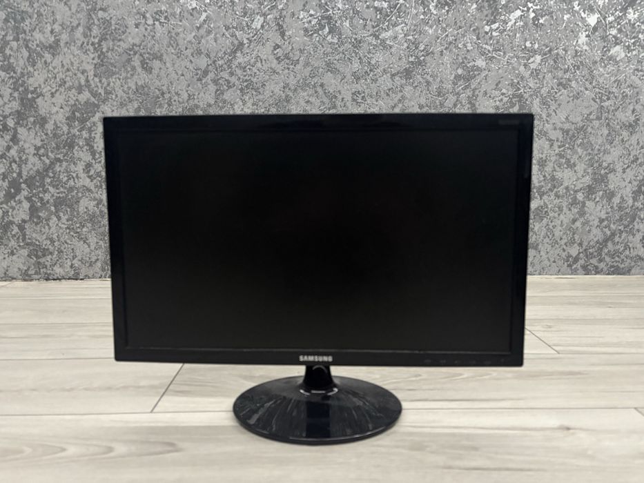 Монитор Samsung