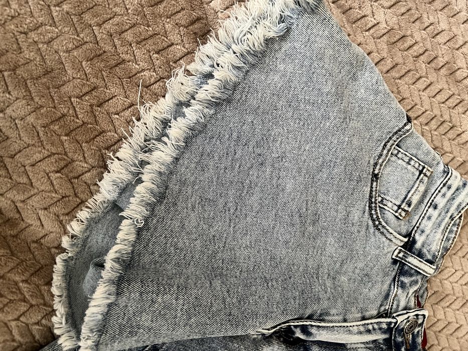 Шорти жіночі в наявності