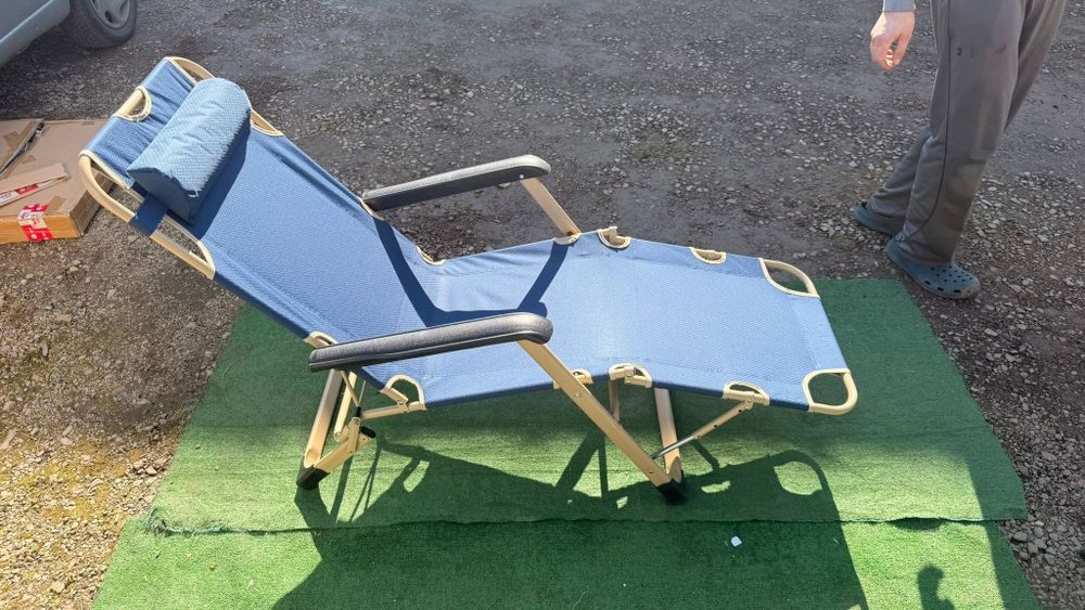 Leżak ogrodowy granatwoy