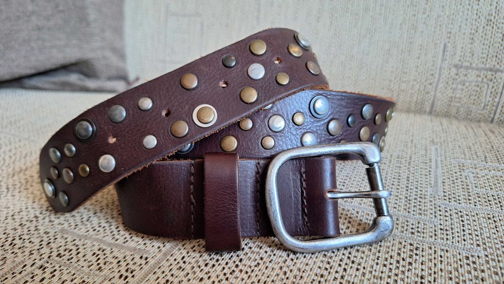 Skórzany pasek męski z ćwiekami