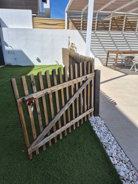 Cerca de Madeira Completa c/ Portas – Jardim/Piscina