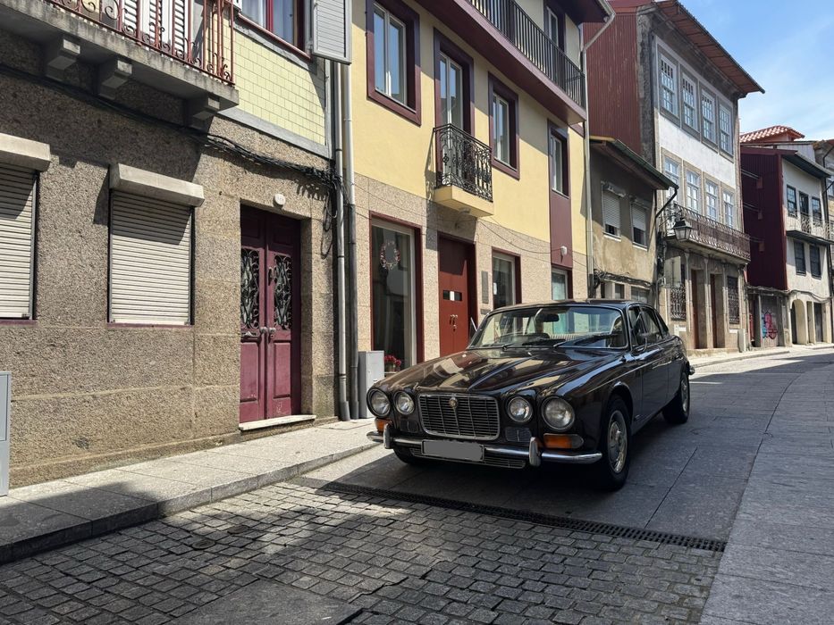 Aluguer de Jaguar XJ6 Série 1 para Casamentos
