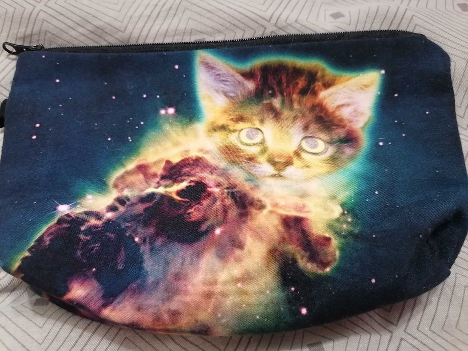 Kosmetyczka z kotkiem