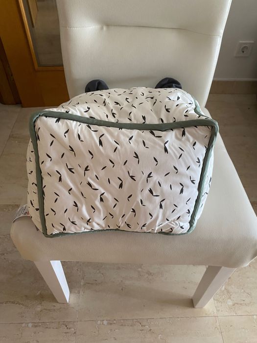 Almofada criança para cadeira (nova)