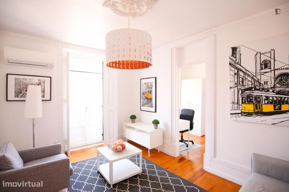 Quarto - localizado em Arroios Lisbon