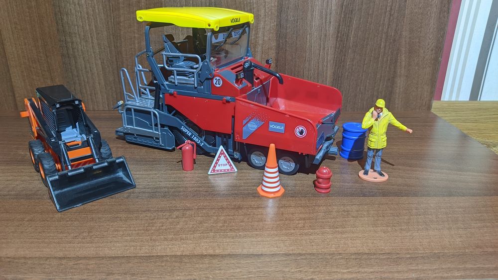 Асфальтоукладач Vogele Super 1803-2. Асфальтоукладчик.Іграшкова машина