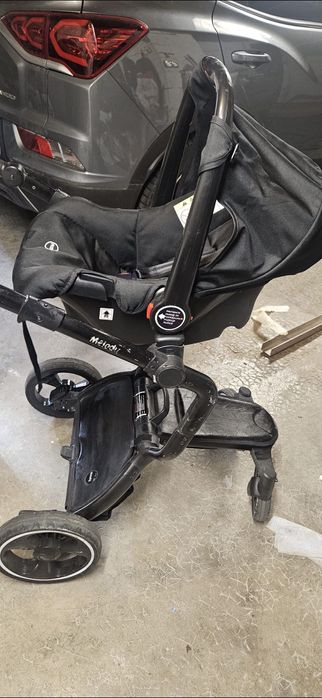 Carro bebe com máxi cosi