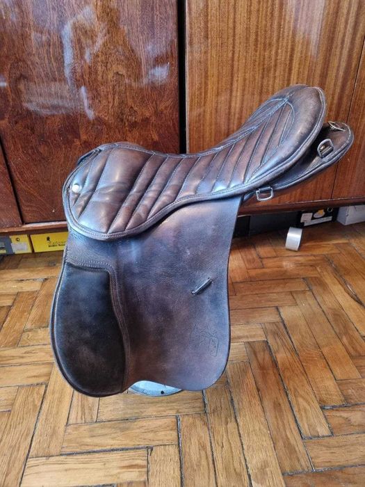 Продам німецьке сідло для коня
