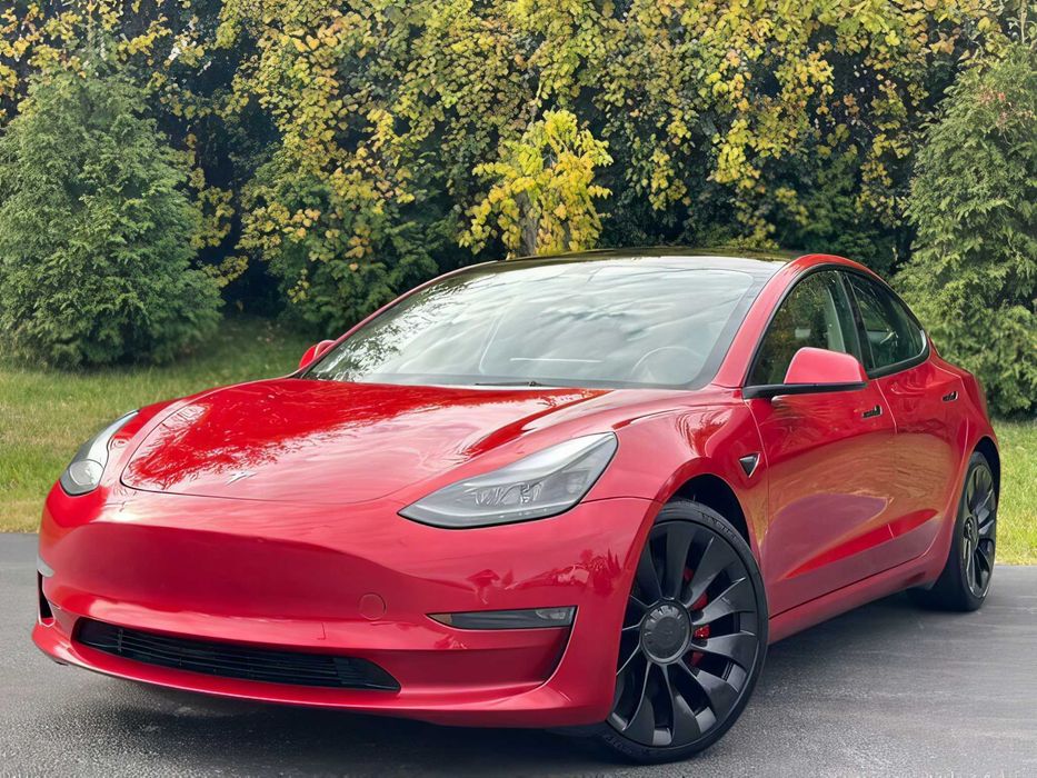 Tesla Model 3      2023