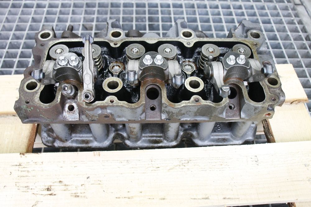 Głowica silnika Deutz D2011 L03 3 cylindry diesel 36kW 49KM oryginał