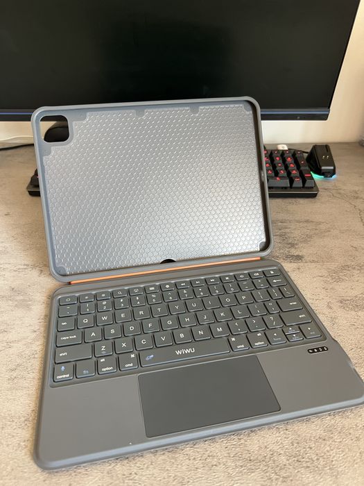 Capa teclado para ipad air M1+ caneta.
