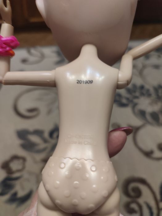 Продаю  2 фарфоровые куклы.