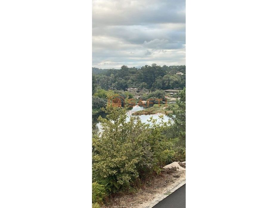 Terreno com vistas magnificas.