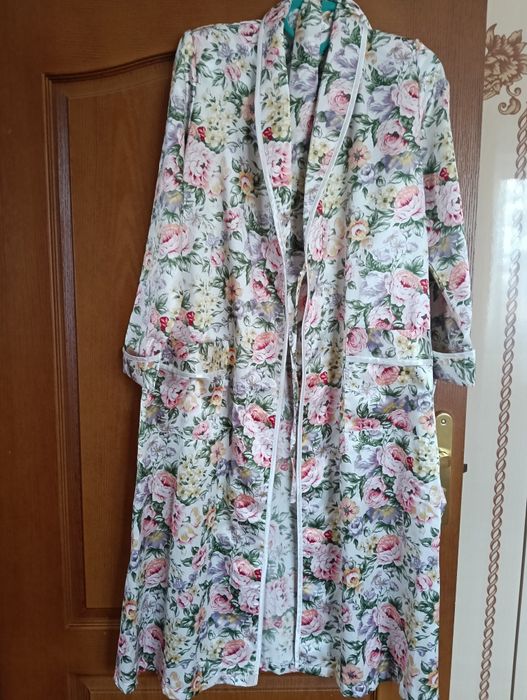 Продам жіночий халат M