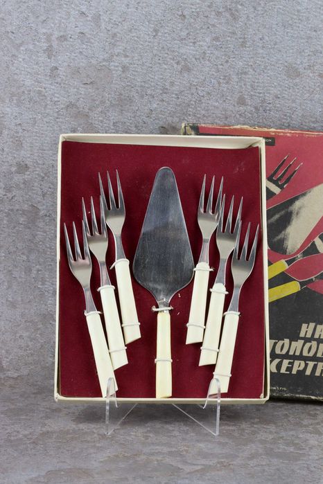 Zestaw deserowy w pudełku sztućce do ciasta łopatka ZSRR retro vintage prl