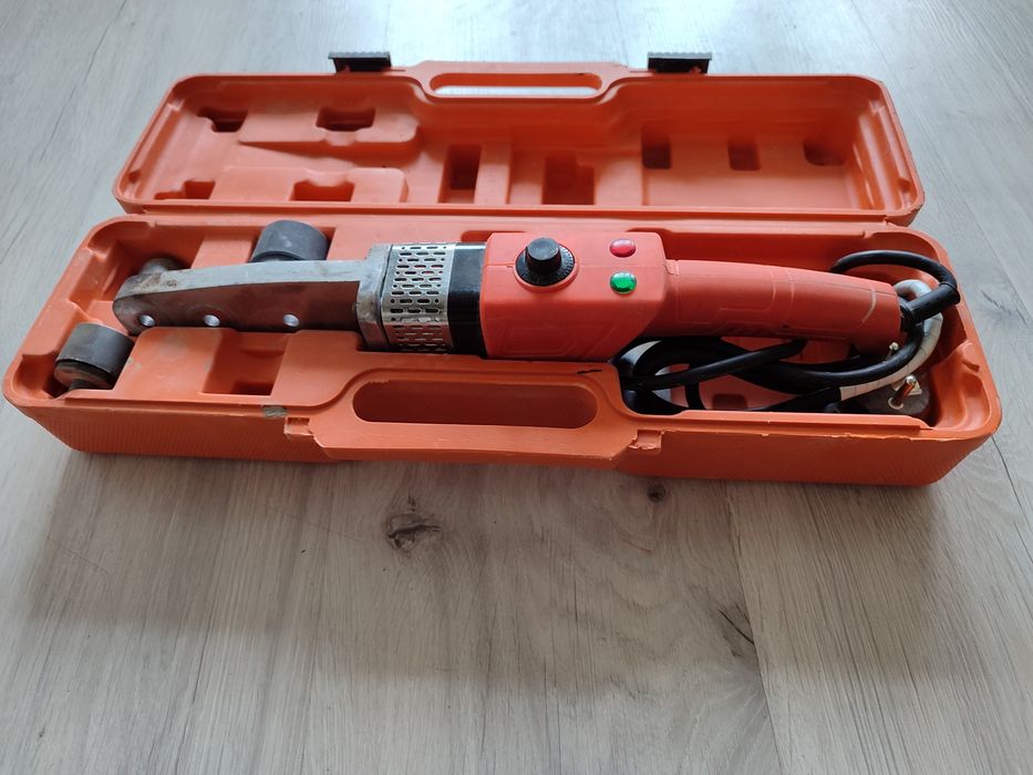 Продам паяльник для пластикових труб якісний.