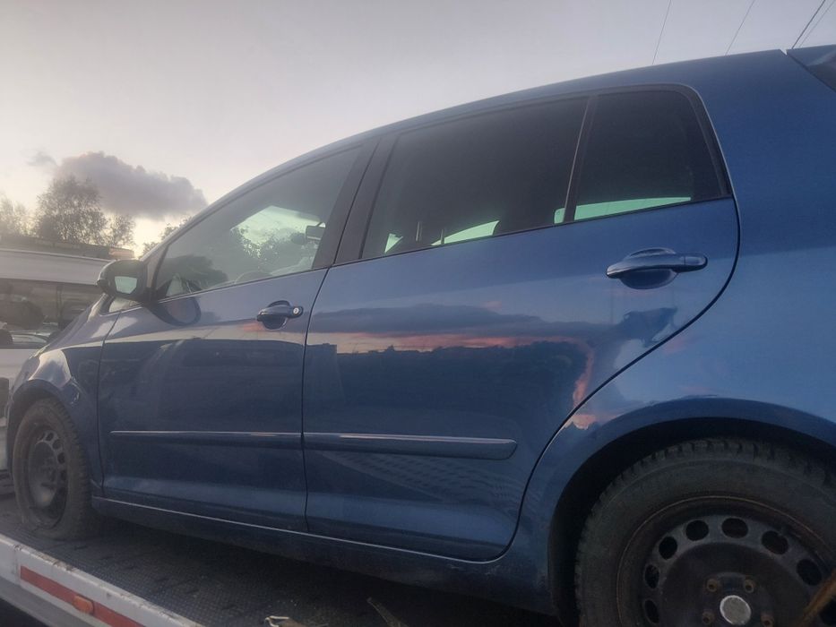 VW golf 5 plus na części kolor la5k