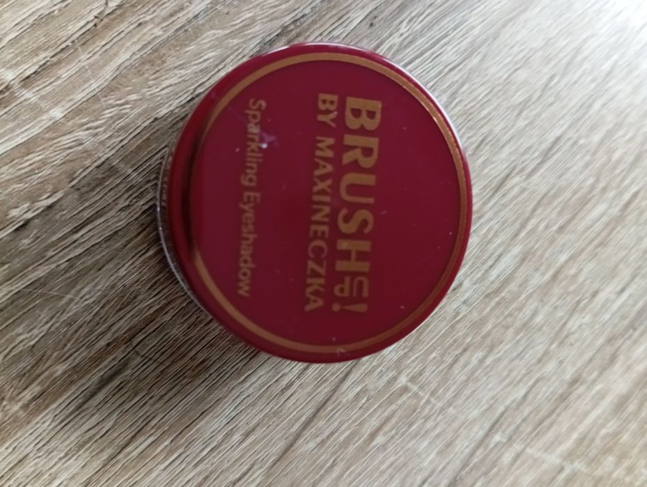 Cień Do Powiek Nowy Błyszczący BrushUp