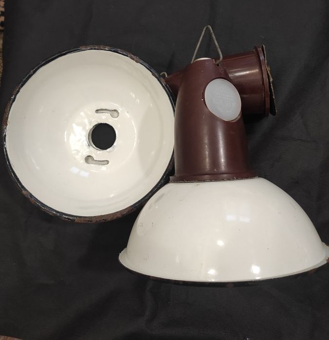 Радянські світильники , покриті емаллю .
