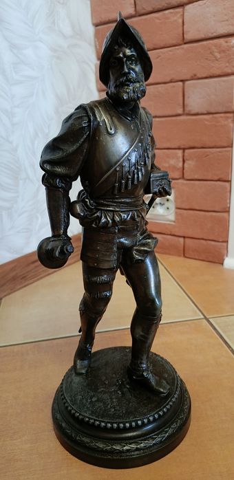 Stare - Rzeźby, Figurki.