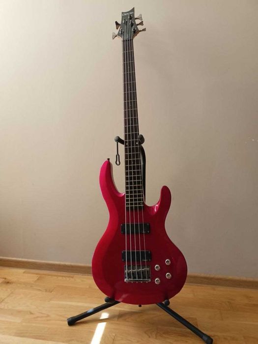 gitara basowa Clevan aktywna 5 strun z pokrowcem