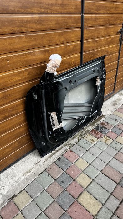 Двері передні праві tesla model Y ev43913