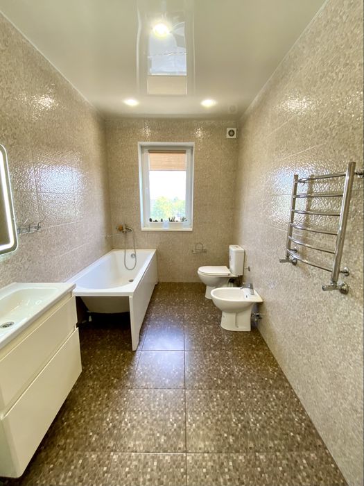 Продам  таунхаус з окремим двором,рн Таращанський.