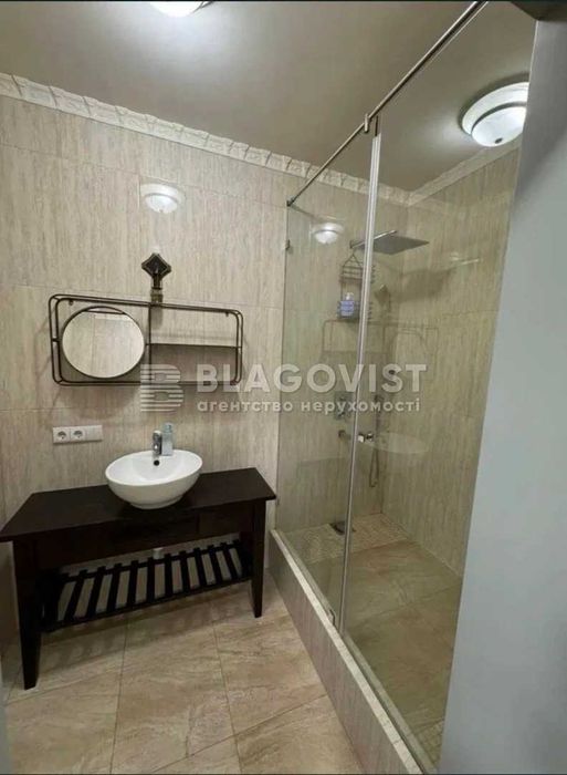Простора 2-кімнатна квартира 95 м² біля метро Вирлиця, м.Харківська