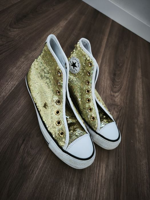 Tênis All Star Dourados