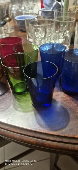 10 copos de cores variadas