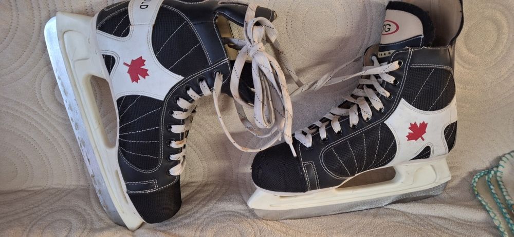 Łyżwy hokejowe sznurowane