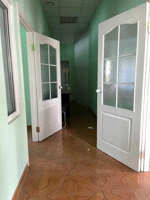 Продам помещение свободного назначения Київ, Гната Хоткевича вул.