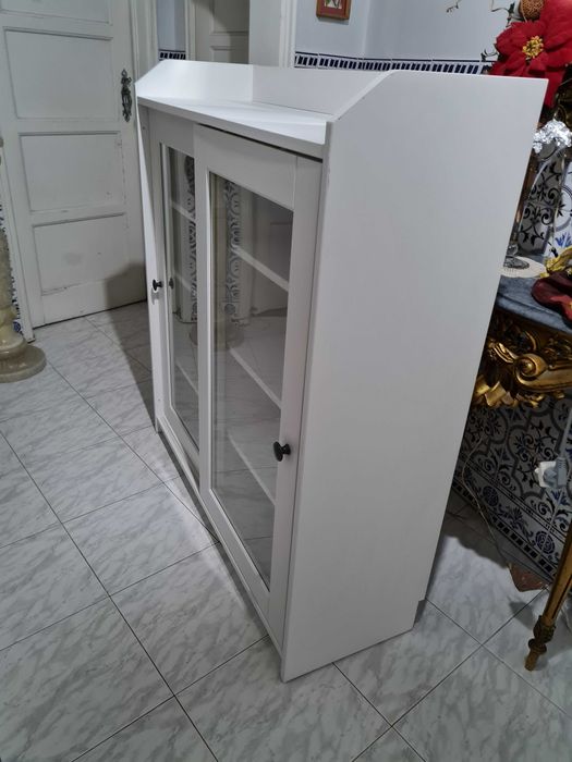 Aparador IKEA modelo AUGA vitrina branco L=105cm A=116cm