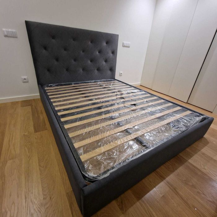 Camas De Casal Estofadas Top de Gama 190x140m Estrado Incluído 199€ !!